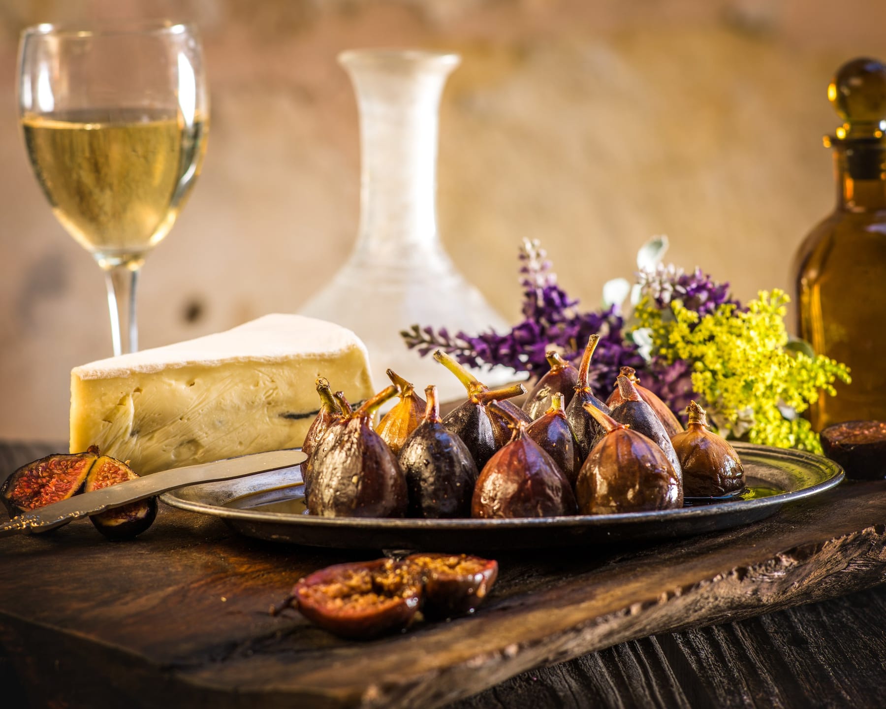 Raging Bull Food Photography featured food photograph — dramatic dark-lit restaurant entree
